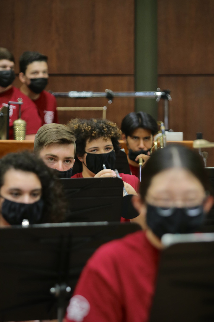 Rio Band performs for family in Rio Theatre