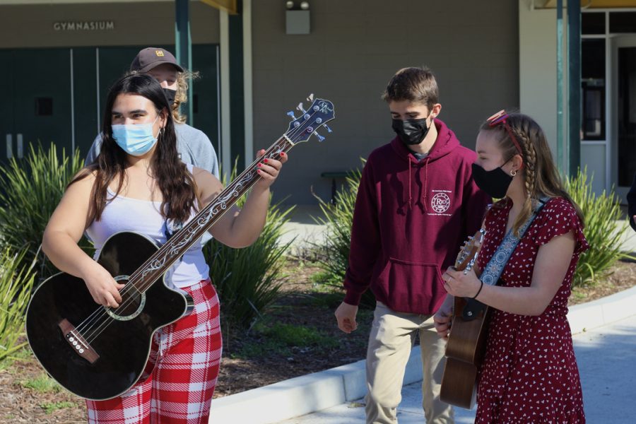 Band students perform valentines serenades
