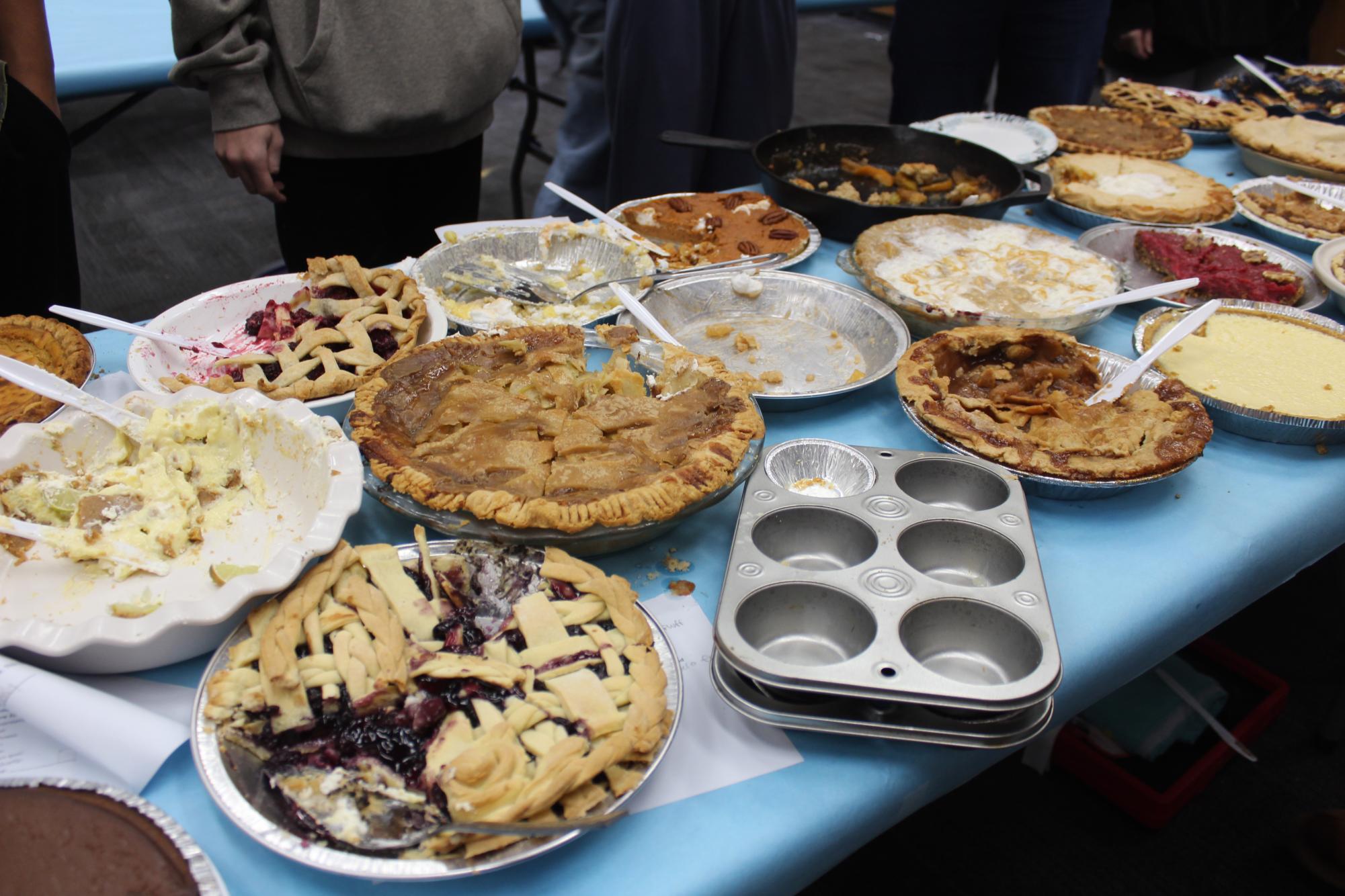 Rio Americano Students Show up for Pie Competition