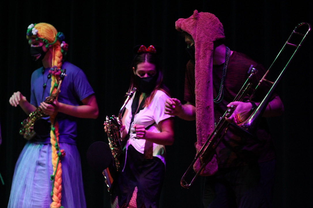 Rio's Smamble performs Playathon