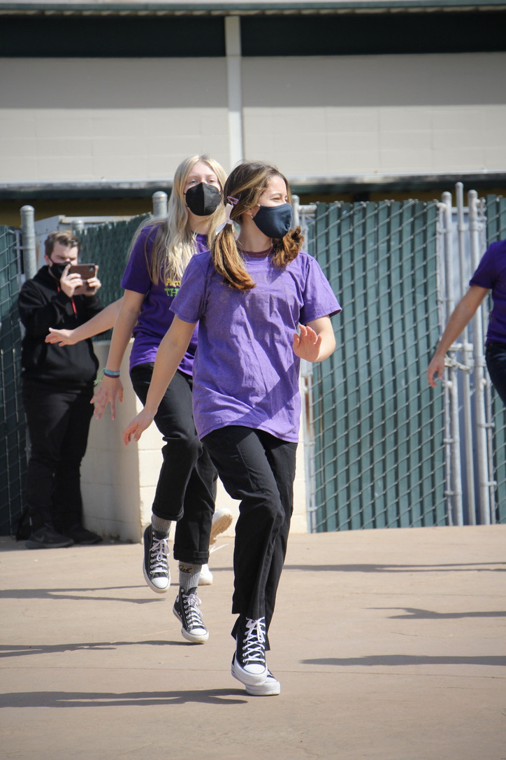 Theatre class performs flash mob during lunch