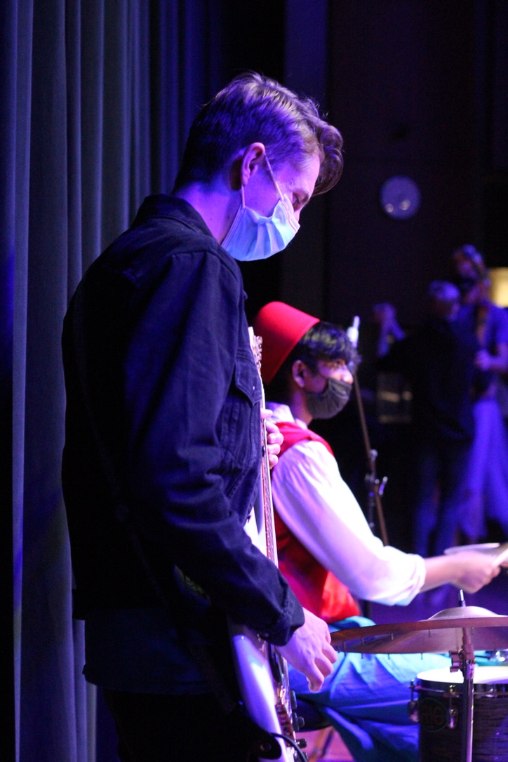 Rio's Smamble performs Playathon