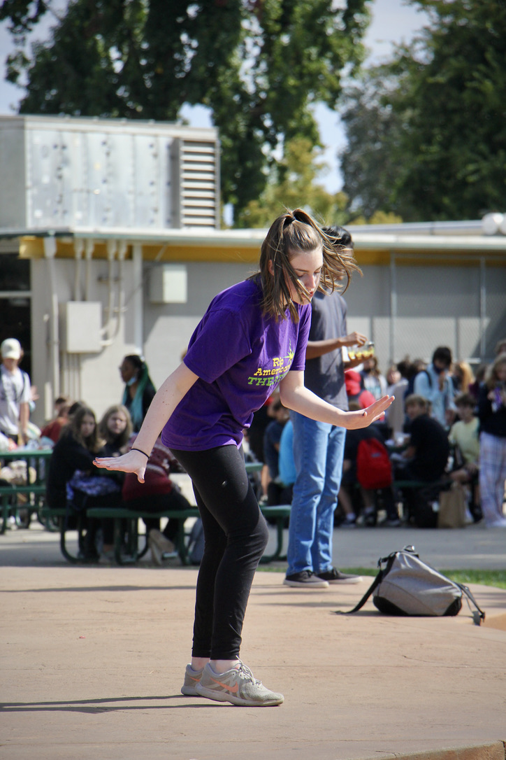 Theatre class performs flash mob during lunch