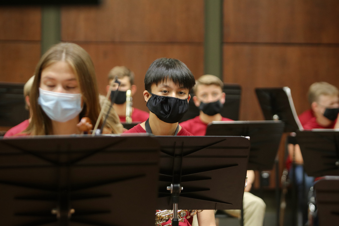 Rio Band performs for family in Rio Theatre
