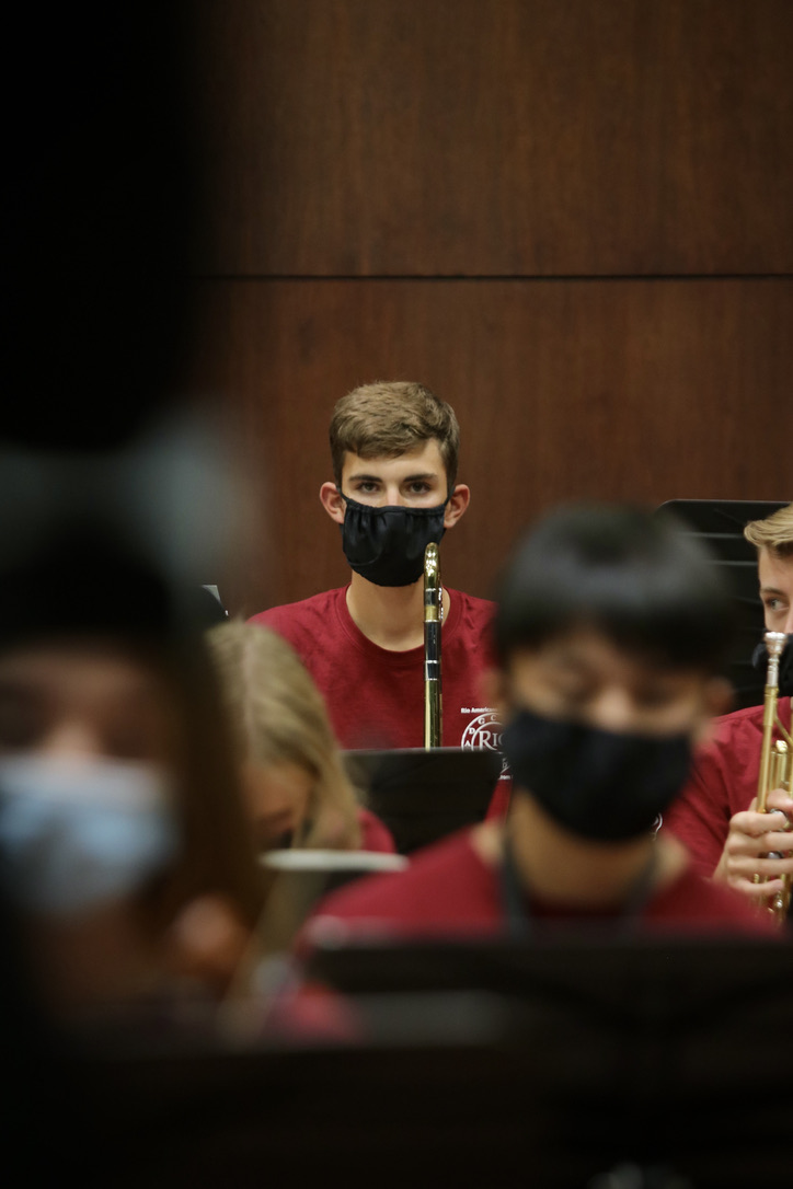 Rio Band performs for family in Rio Theatre