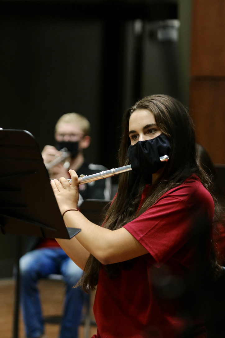 Rio Band performs for family in Rio Theatre