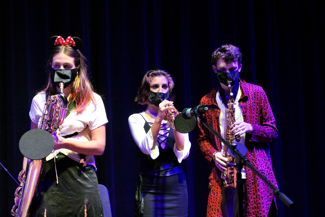 Rio's Smamble performs Playathon