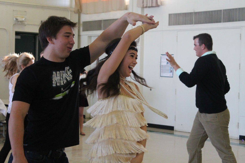 [VIDEO] Ms. Mason's class blasts from the past with a 1920s dance